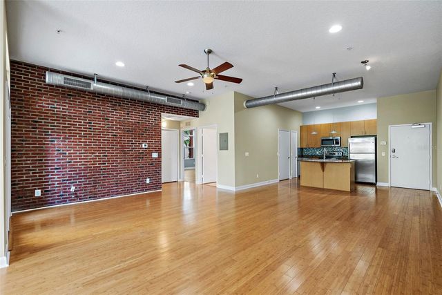 523 4TH AVENUE S 14, St Petersburg, FL 33701