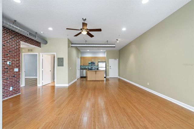 523 4TH AVENUE S 14, St Petersburg, FL 33701