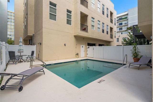 523 4TH AVENUE S 14, St Petersburg, FL 33701