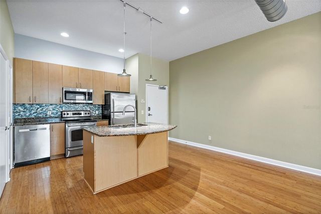 523 4TH AVENUE S 14, St Petersburg, FL 33701