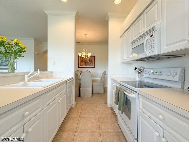 3820 Sawgrass WAY 3046, Naples, FL 34112