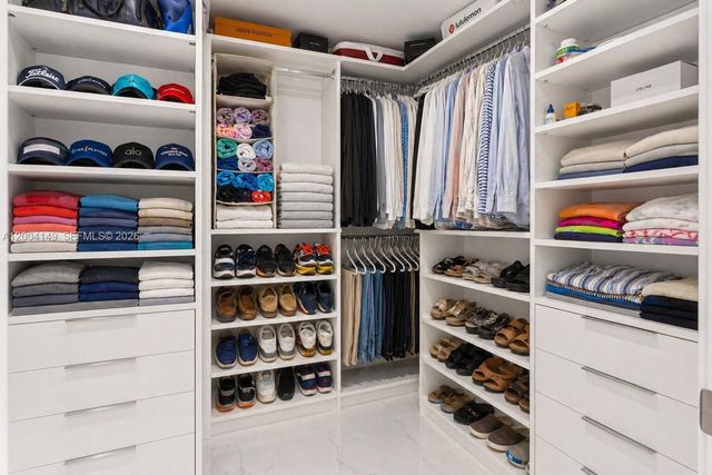 16385 Biscayne Boulevard 3001, North Miami Beach, FL 33160