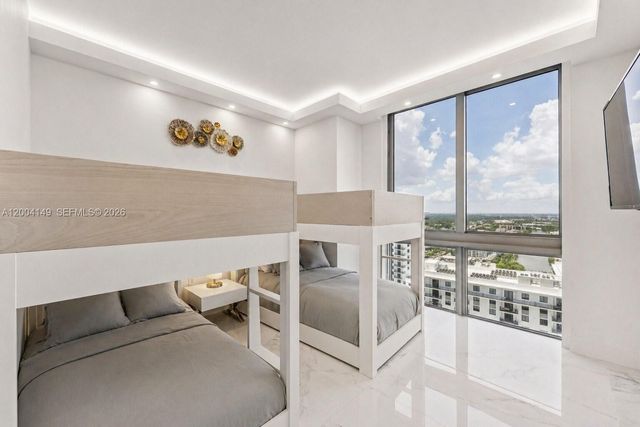 16385 Biscayne Boulevard 3001, North Miami Beach, FL 33160