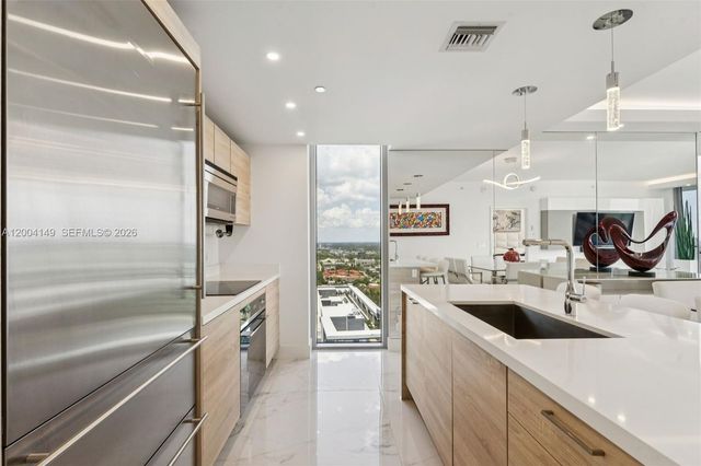 16385 Biscayne Boulevard 3001, North Miami Beach, FL 33160