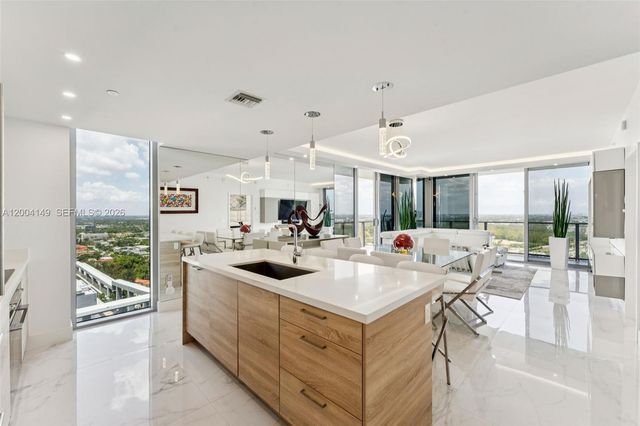 16385 Biscayne Boulevard 3001, North Miami Beach, FL 33160
