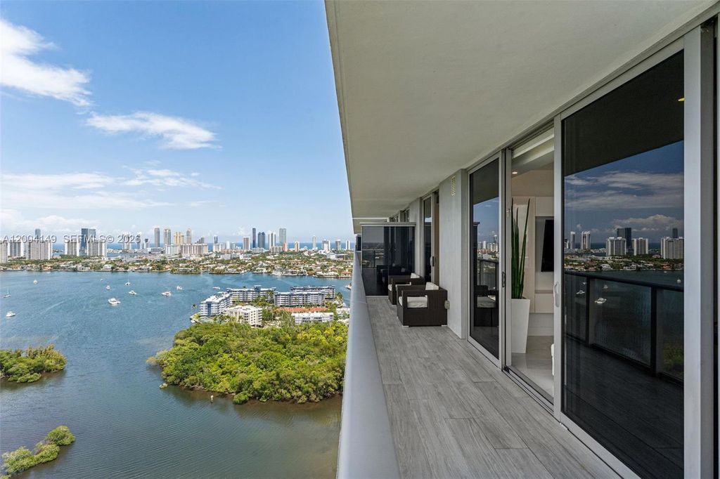 16385 Biscayne Boulevard 3001, North Miami Beach, FL 33160