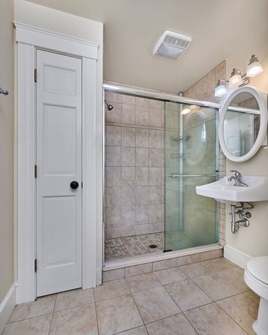 25 Union Street 2, Northampton, MA 01060