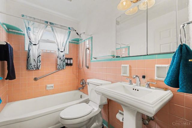 5338 Briarhill Drive, Delhi Twp, OH 45238