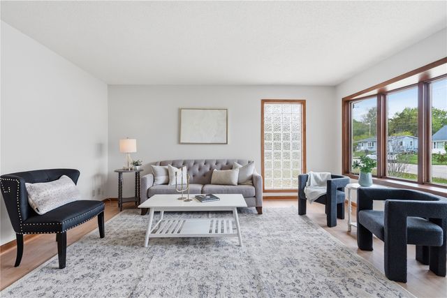 2033 Coldstream Avenue NE, Cedar Rapids, IA 52402