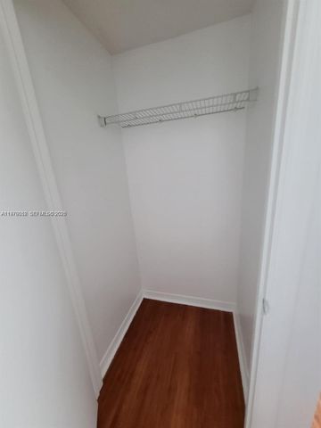 500 Brickell Ave 2906, Miami, FL 33131