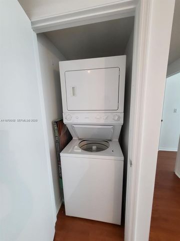 500 Brickell Ave 2906, Miami, FL 33131