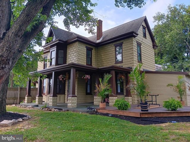421 C ST, Carlisle, PA 17013