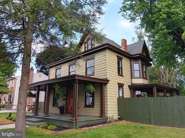 421 C ST, Carlisle, PA 17013