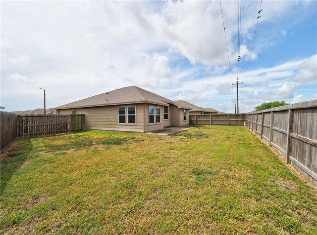 7505 Killebrew Dr, Corpus Christi, TX 78414