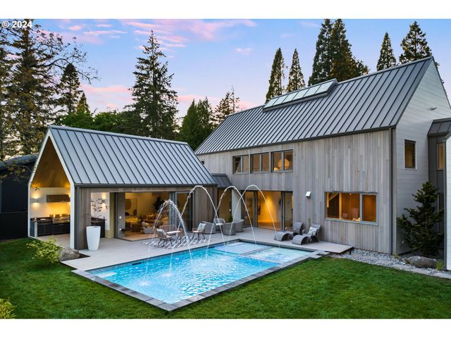 948 S PALATINE HILL Rd, Portland, OR 97219