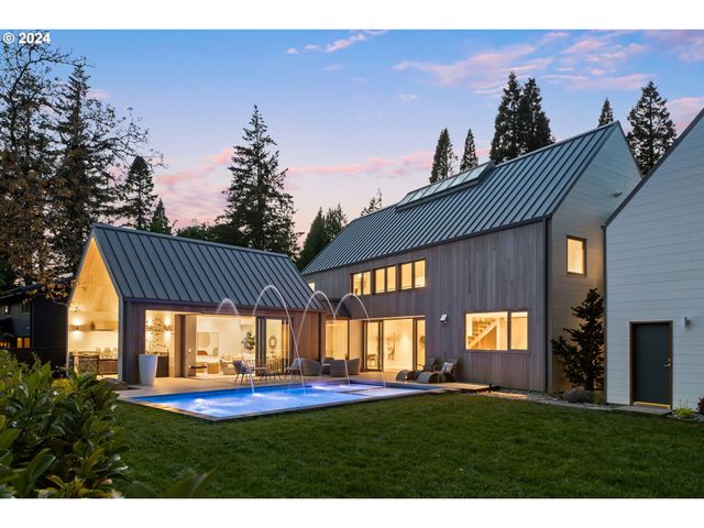 948 S PALATINE HILL Rd, Portland, OR 97219