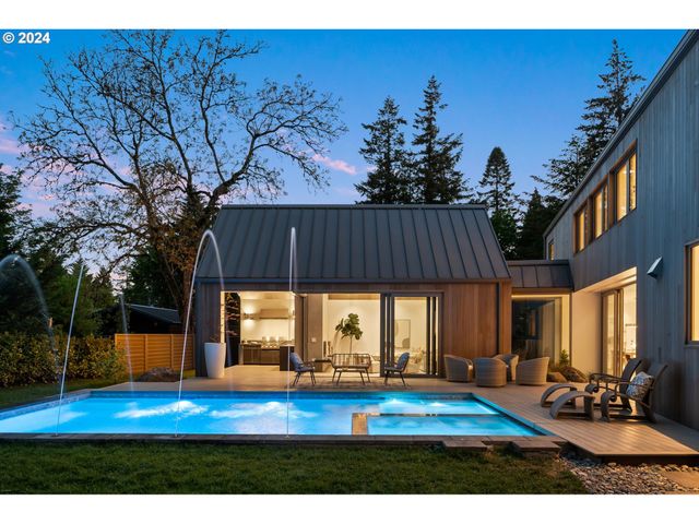 948 S PALATINE HILL Rd, Portland, OR 97219