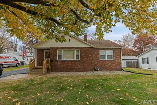 1615 N 17th Street, Belleville, IL 62226