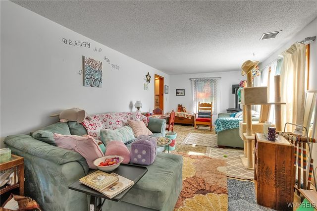 6513 East Bethany Leroy Road, Stafford, NY 14143