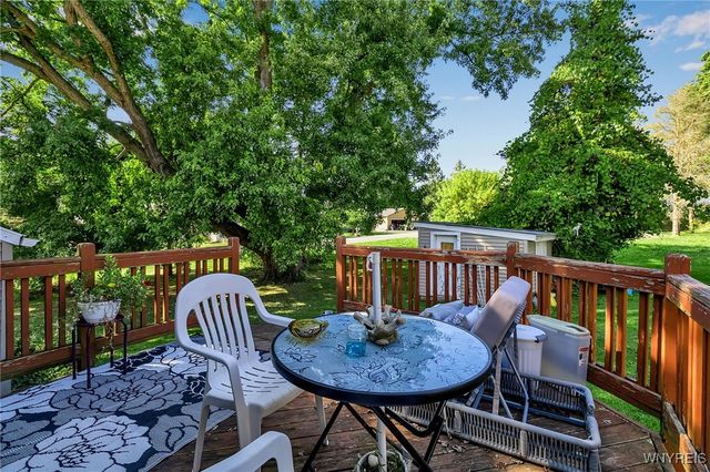 6513 East Bethany Leroy Road, Stafford, NY 14143