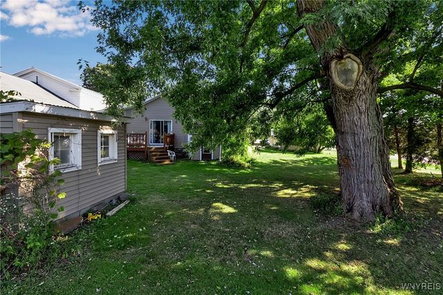 6513 East Bethany Leroy Road, Stafford, NY 14143