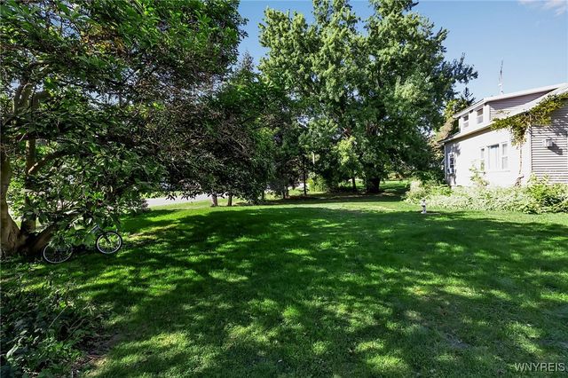 6513 East Bethany Leroy Road, Stafford, NY 14143