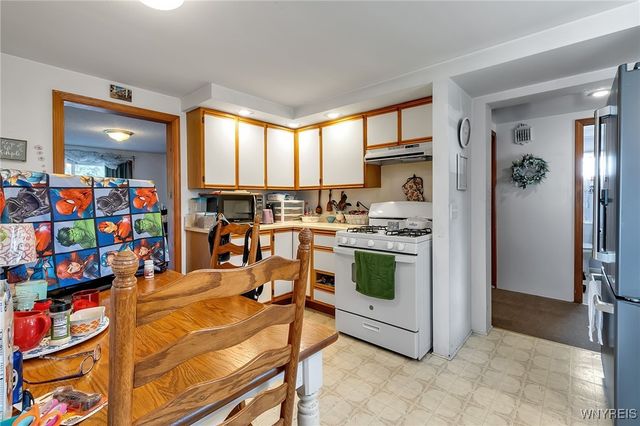 6513 East Bethany Leroy Road, Stafford, NY 14143