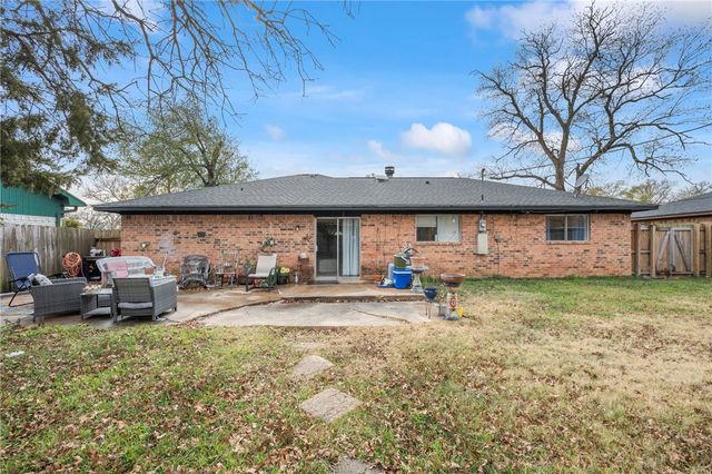 3302 Oregon Trail, Bryan, TX 77803