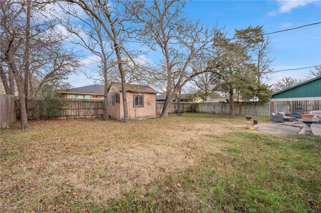 3302 Oregon Trail, Bryan, TX 77803