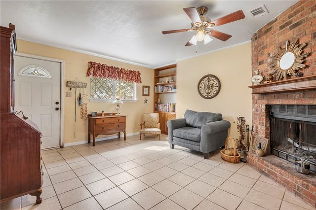 3302 Oregon Trail, Bryan, TX 77803