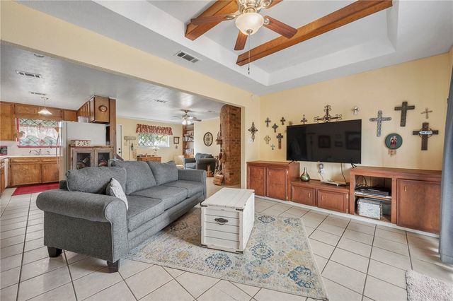 3302 Oregon Trail, Bryan, TX 77803