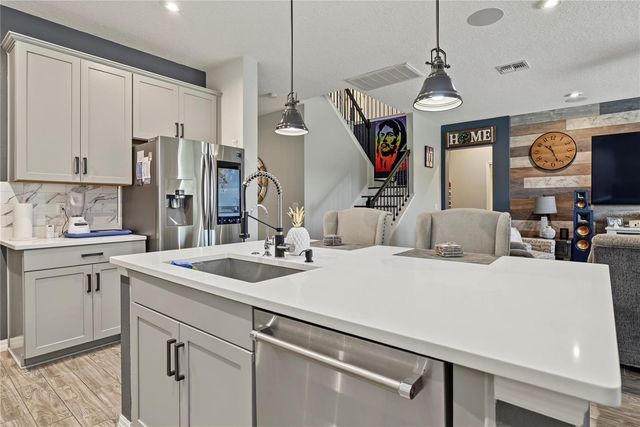 2470 STANDING ROCK CIRCLE, Oakland, FL 34787