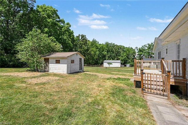 1072 Old State Highway, Asheboro, NC 27205
