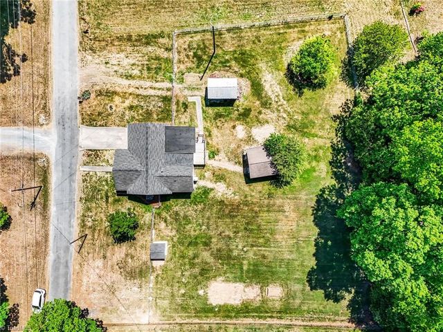 1072 Old State Highway, Asheboro, NC 27205