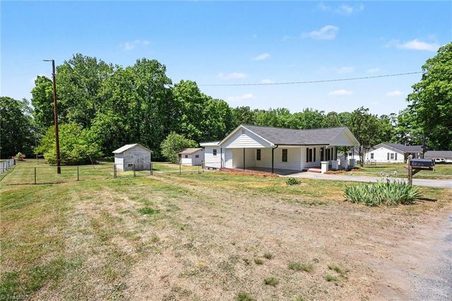 1072 Old State Highway, Asheboro, NC 27205