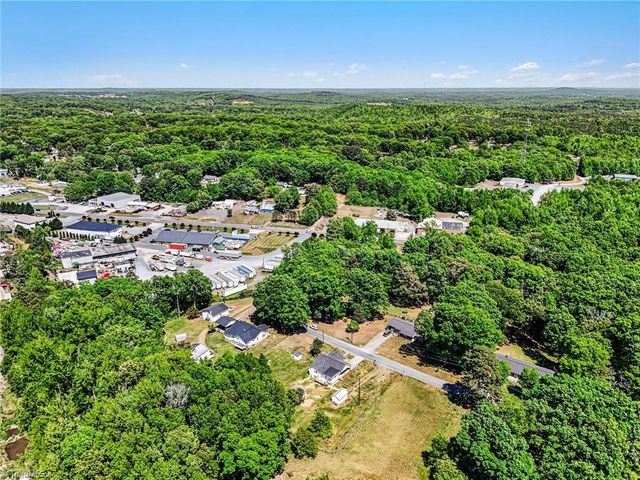 1072 Old State Highway, Asheboro, NC 27205