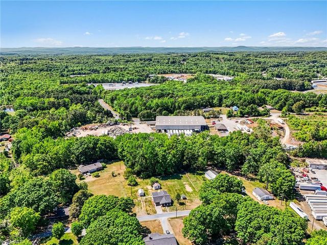 1072 Old State Highway, Asheboro, NC 27205