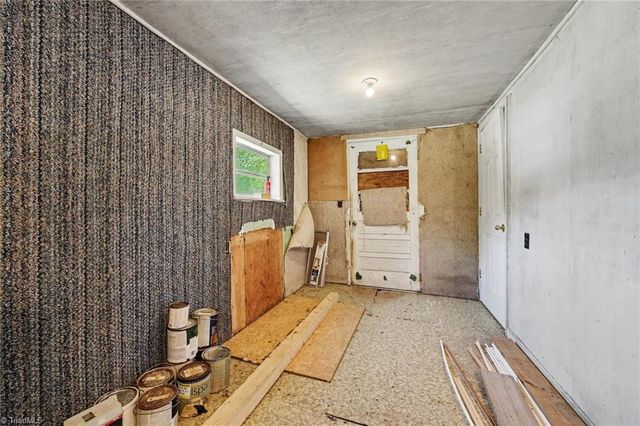 1072 Old State Highway, Asheboro, NC 27205
