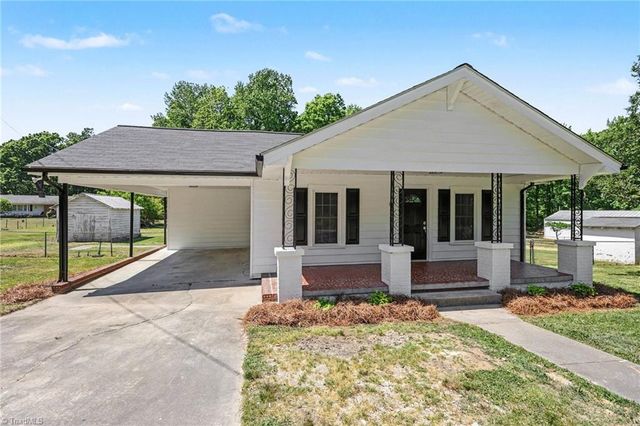 1072 Old State Highway, Asheboro, NC 27205