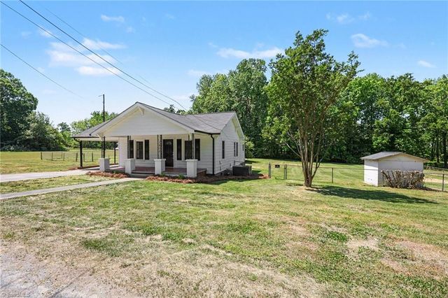 1072 Old State Highway, Asheboro, NC 27205