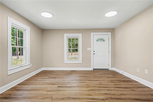 1072 Old State Highway, Asheboro, NC 27205