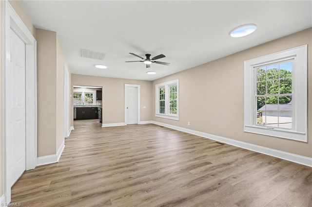 1072 Old State Highway, Asheboro, NC 27205