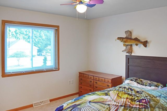 1524 E Monroe AVENUE, Hartford, WI 53027