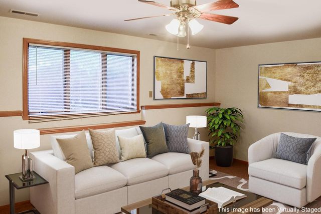 1524 E Monroe AVENUE, Hartford, WI 53027