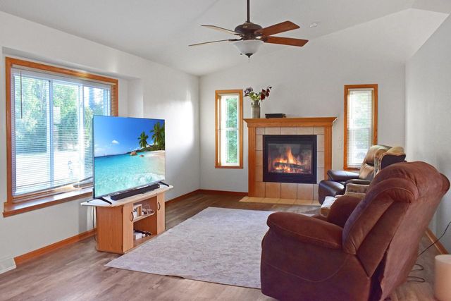 1524 E Monroe AVENUE, Hartford, WI 53027