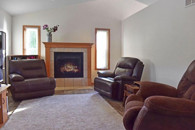 1524 E Monroe AVENUE, Hartford, WI 53027