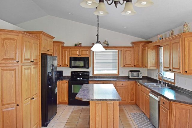 1524 E Monroe AVENUE, Hartford, WI 53027