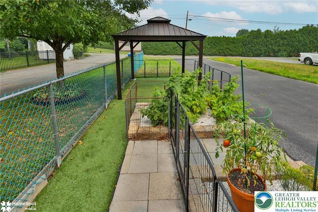 1063 Howertown Road, North Catasauqua Bor, PA 18032