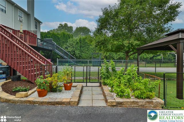 1063 Howertown Road, North Catasauqua Bor, PA 18032