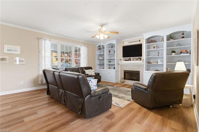 1639 Clearwater LN, Chesapeake, VA 23322